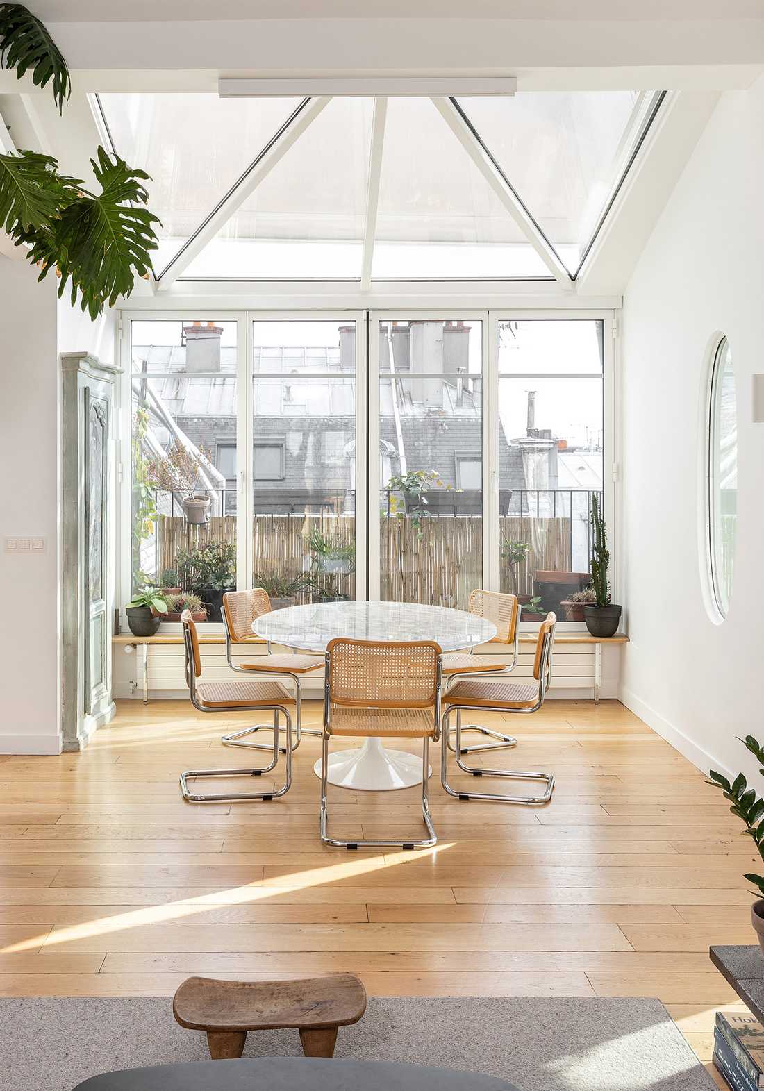 Salle à manger amenagée par un architecte d'interieur à Annecy