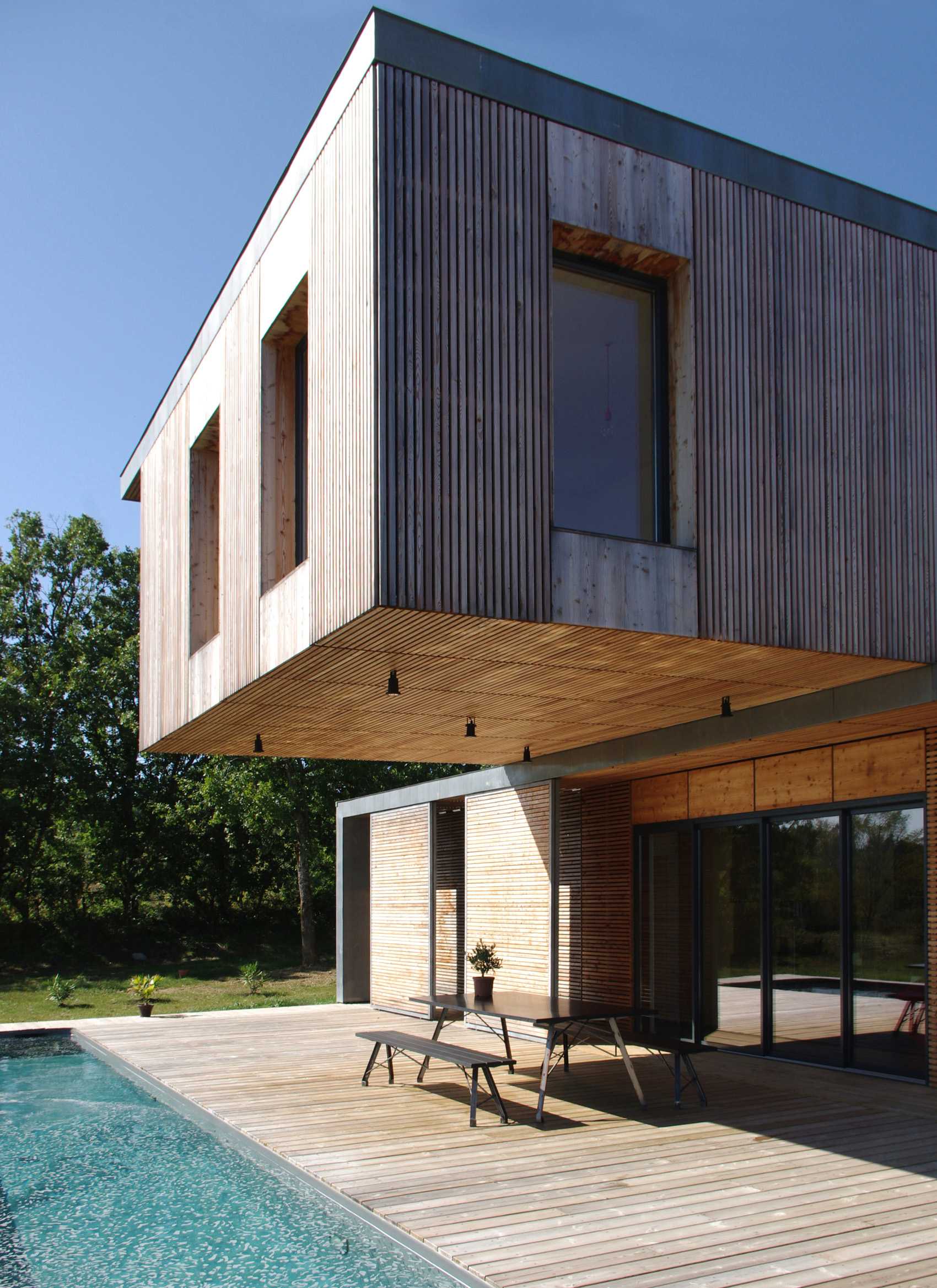 Maison contemporaine réalisé par un architecte à la frontière suisse