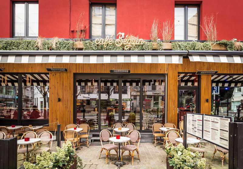 Façade d'un restaurant rénovée par un architecte à Annecy