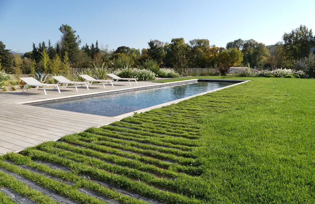 Jardin avec piscine en Haute-Savoie