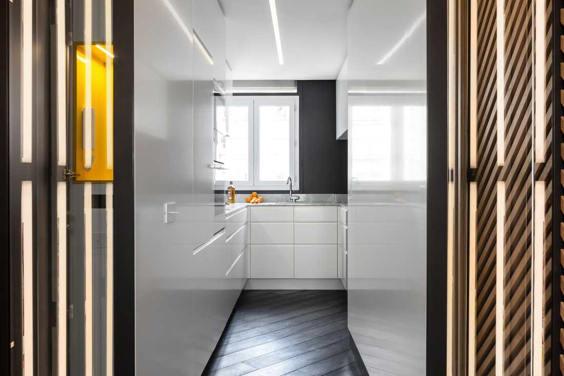 Rénovation de la cuisine de l'appartement par un architecte d'intérieur à Annecy