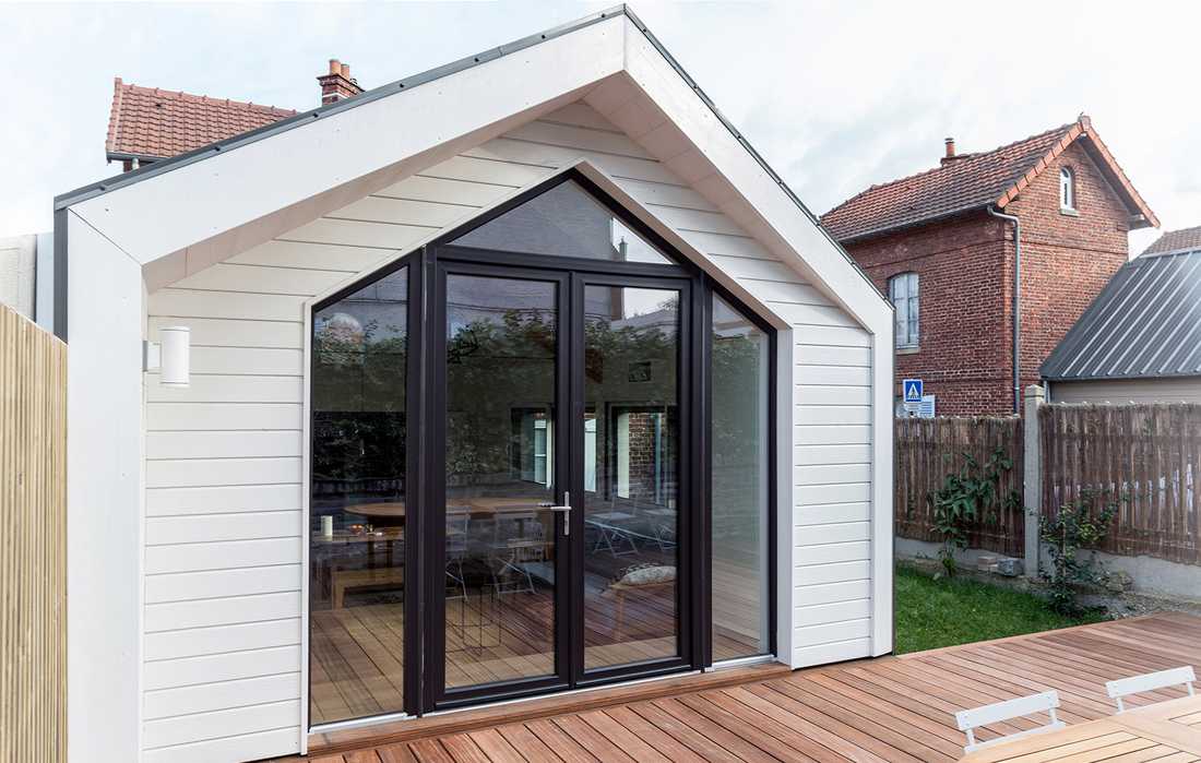 Façaade de l'extension contemporaine d'une maison en briques