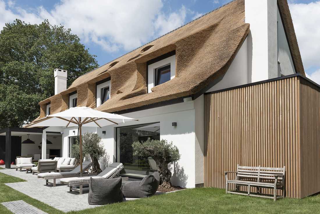 Terrasse d'une villa contemporaine à Annecy