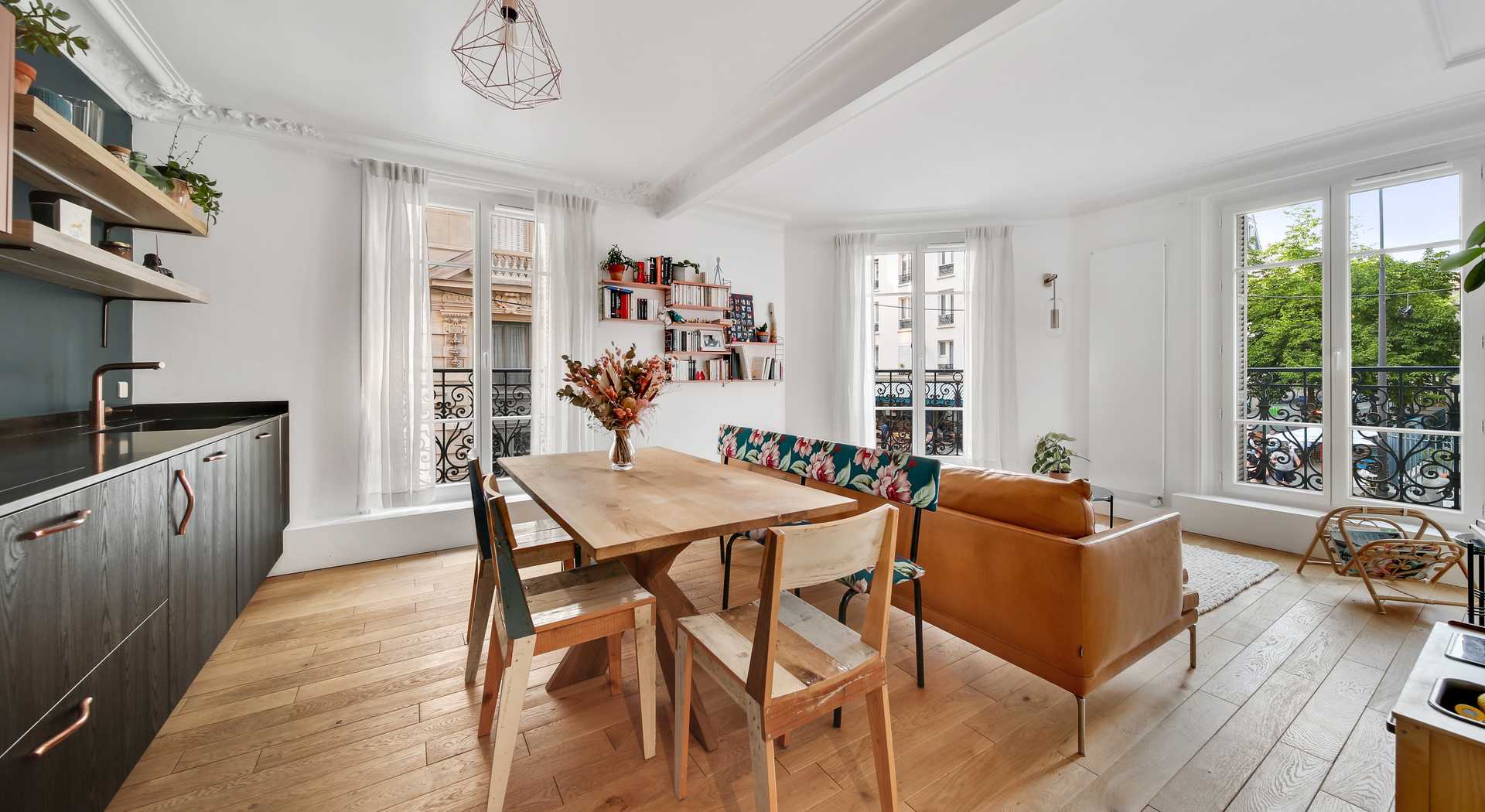 Relooking d'intérieur d'un appartement haussmannien à Annecy par un décorateur